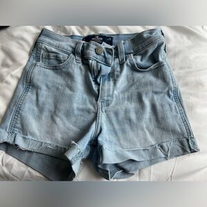 Hollister high rise light wash shorts size 1